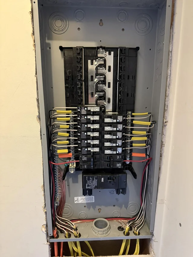 Electrical panel with neatly arranged circuit wiring